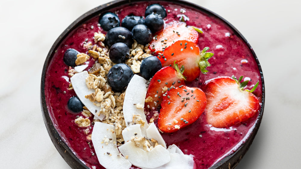 Leicht, cremig und fruchtig – Kokos-Quark mit Fruchtpüree